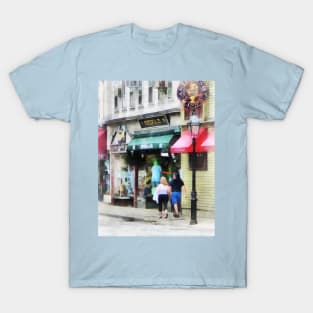 Newport RI - Thames Street T-Shirt